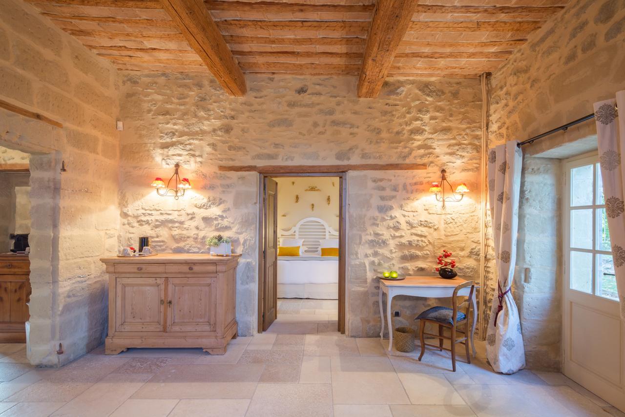 Domaine De Fos Bed and Breakfast Montaren-et-Saint-Médiers Exteriör bild